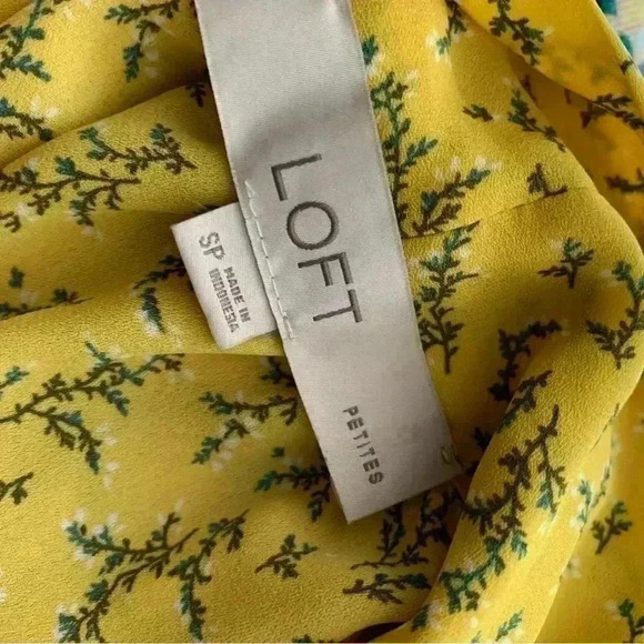 Loft Yellow Floral Vine Peplum Tie Neck Blouse Size SP - Picture 11 of 12